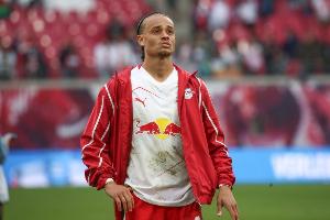 TA：拜仁询问了签约哈维-西蒙斯的可能，球员告知莱比锡希望离队